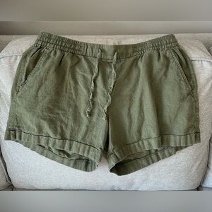 Old Navy Women's Olive Cargo Shorts